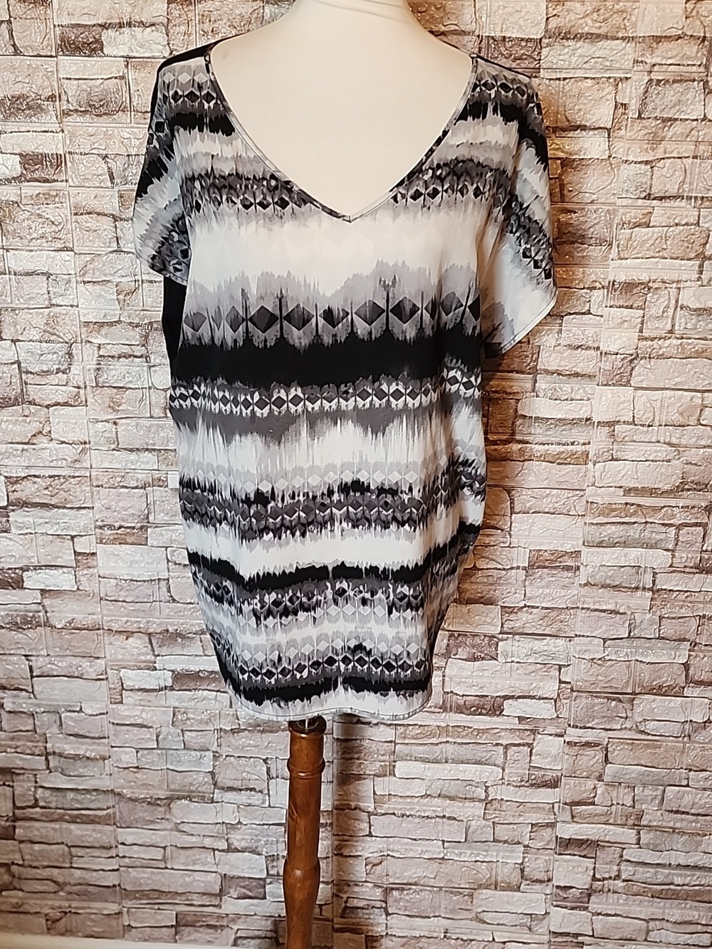 APT 9 Black and White Patterned Women's Blouse